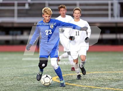 Thumbnail 1 in Glastonbury vs. Pomperaug (CIAC Class LL Semifinal) photogallery.