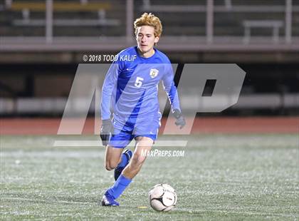 Thumbnail 2 in Glastonbury vs. Pomperaug (CIAC Class LL Semifinal) photogallery.