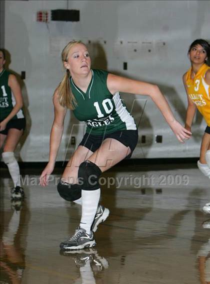 Thumbnail 3 in Elliot Christian vs Modesto (Edison Viking Classic) photogallery.