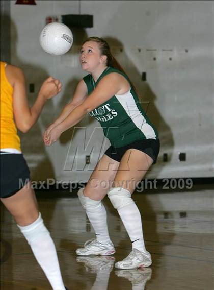 Thumbnail 3 in Elliot Christian vs Modesto (Edison Viking Classic) photogallery.