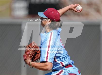 Thumbnail 2 in Highland vs. La Grande (Coach Bob Invitational) photogallery.