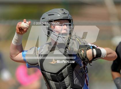 Thumbnail 2 in Highland vs. La Grande (Coach Bob Invitational) photogallery.