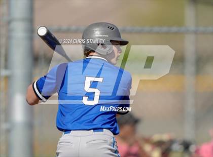 Thumbnail 1 in Highland vs. La Grande (Coach Bob Invitational) photogallery.