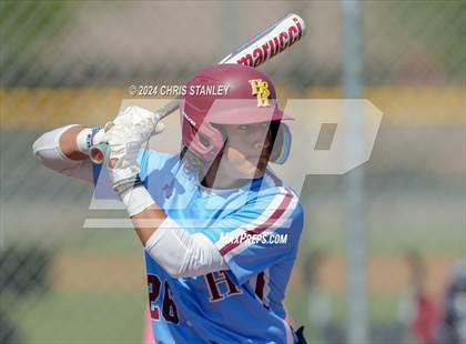 Thumbnail 2 in Highland vs. La Grande (Coach Bob Invitational) photogallery.