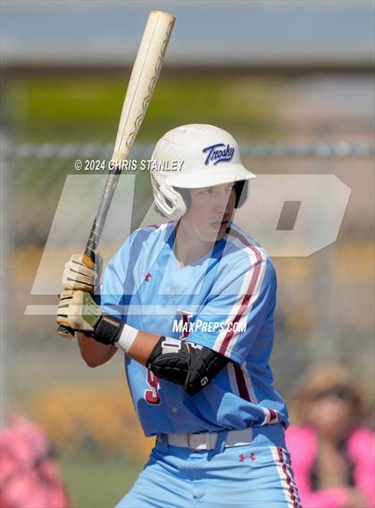 Thumbnail 1 in Highland vs. La Grande (Coach Bob Invitational) photogallery.