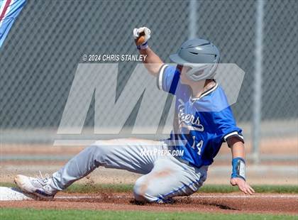Thumbnail 3 in Highland vs. La Grande (Coach Bob Invitational) photogallery.