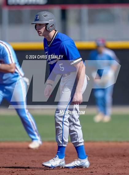 Thumbnail 2 in Highland vs. La Grande (Coach Bob Invitational) photogallery.