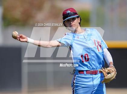 Thumbnail 2 in Highland vs. La Grande (Coach Bob Invitational) photogallery.