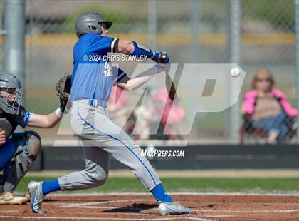 Thumbnail 2 in Highland vs. La Grande (Coach Bob Invitational) photogallery.
