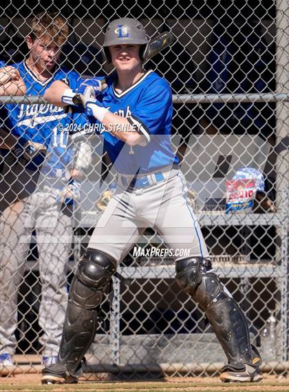 Thumbnail 3 in Highland vs. La Grande (Coach Bob Invitational) photogallery.