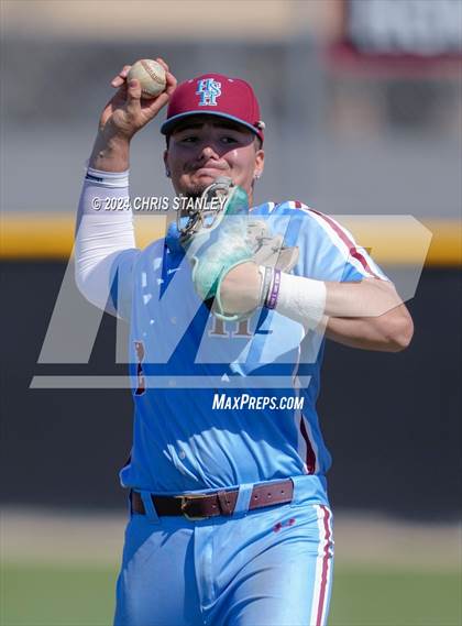 Thumbnail 3 in Highland vs. La Grande (Coach Bob Invitational) photogallery.