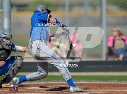 Thumbnail 2 in Highland vs. La Grande (Coach Bob Invitational) photogallery.