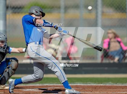 Thumbnail 3 in Highland vs. La Grande (Coach Bob Invitational) photogallery.