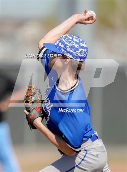 Thumbnail 1 in Highland vs. La Grande (Coach Bob Invitational) photogallery.