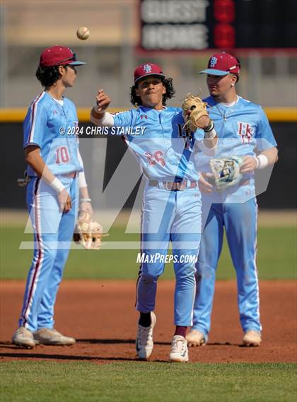 Thumbnail 1 in Highland vs. La Grande (Coach Bob Invitational) photogallery.