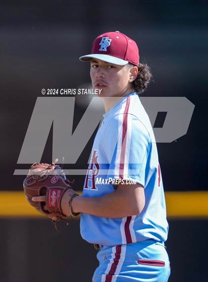 Thumbnail 3 in Highland vs. La Grande (Coach Bob Invitational) photogallery.
