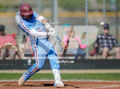 Thumbnail 1 in Highland vs. La Grande (Coach Bob Invitational) photogallery.