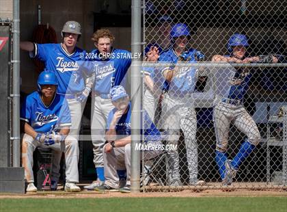 Thumbnail 1 in Highland vs. La Grande (Coach Bob Invitational) photogallery.