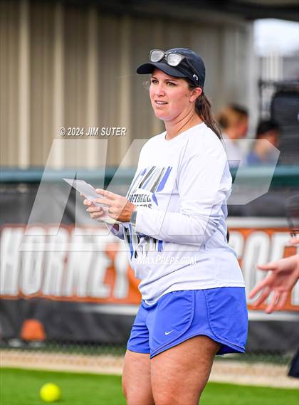 Thumbnail 1 in Snook vs Thorndale (UIL 2A Region IV Area) photogallery.