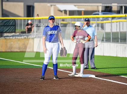 Thumbnail 2 in Snook vs Thorndale (UIL 2A Region IV Area) photogallery.