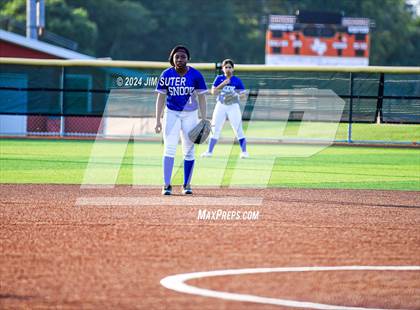Thumbnail 3 in Snook vs Thorndale (UIL 2A Region IV Area) photogallery.