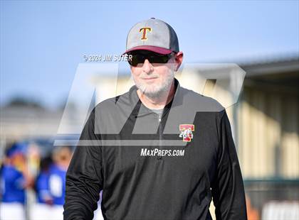 Thumbnail 3 in Snook vs Thorndale (UIL 2A Region IV Area) photogallery.
