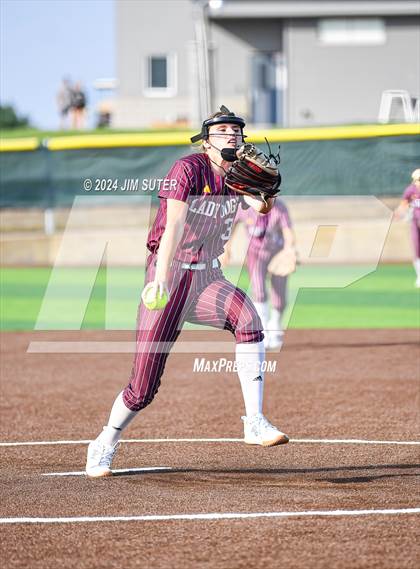 Thumbnail 2 in Snook vs Thorndale (UIL 2A Region IV Area) photogallery.
