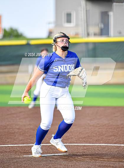 Thumbnail 3 in Snook vs Thorndale (UIL 2A Region IV Area) photogallery.