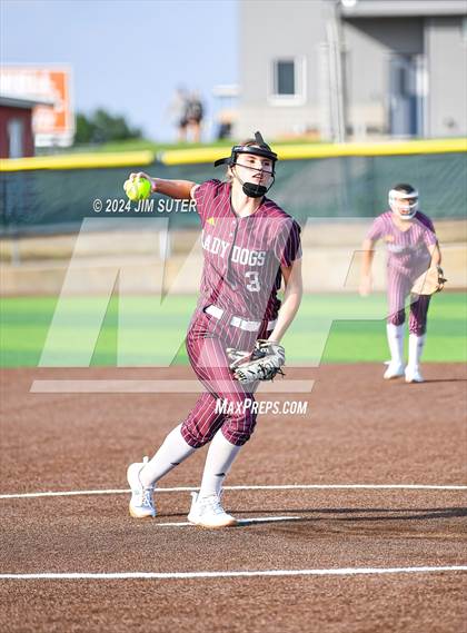 Thumbnail 3 in Snook vs Thorndale (UIL 2A Region IV Area) photogallery.