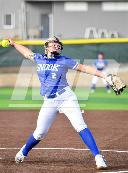 Thumbnail 3 in Snook vs Thorndale (UIL 2A Region IV Area) photogallery.