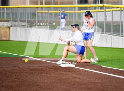 Thumbnail 1 in Snook vs Thorndale (UIL 2A Region IV Area) photogallery.