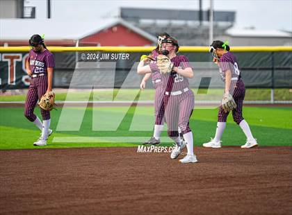 Thumbnail 1 in Snook vs Thorndale (UIL 2A Region IV Area) photogallery.