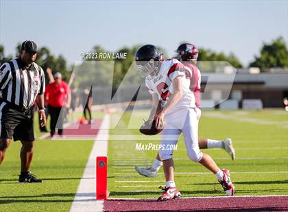 Thumbnail 1 in FR: Mustang @ Edmond Memorial photogallery.