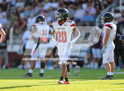 Thumbnail 1 in FR: Mustang @ Edmond Memorial photogallery.