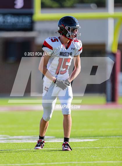 Thumbnail 1 in FR: Mustang @ Edmond Memorial photogallery.