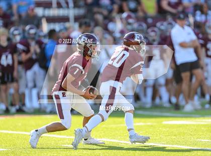 Thumbnail 1 in FR: Mustang @ Edmond Memorial photogallery.