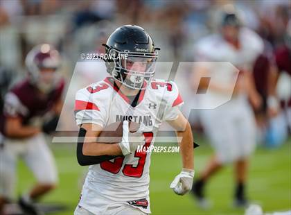 Thumbnail 1 in FR: Mustang @ Edmond Memorial photogallery.