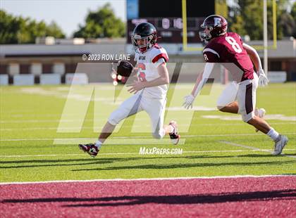 Thumbnail 3 in FR: Mustang @ Edmond Memorial photogallery.