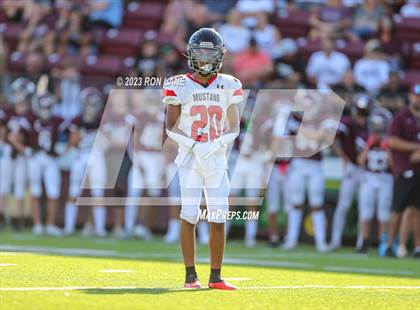 Thumbnail 3 in FR: Mustang @ Edmond Memorial photogallery.