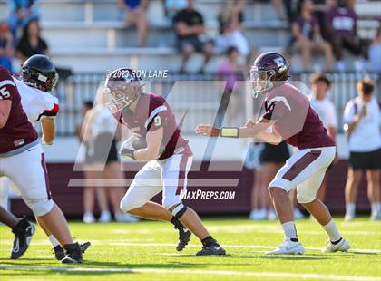 Thumbnail 2 in FR: Mustang @ Edmond Memorial photogallery.