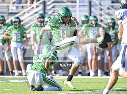 Thumbnail 3 in FR: Delta @ Yorktown photogallery.