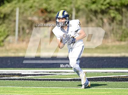 Thumbnail 3 in FR: Delta @ Yorktown photogallery.