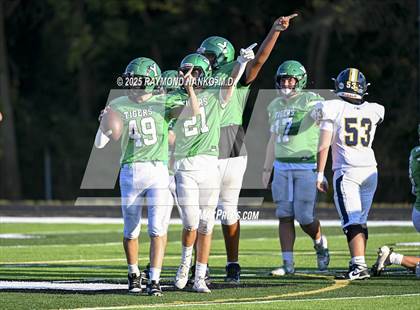 Thumbnail 2 in FR: Delta @ Yorktown photogallery.