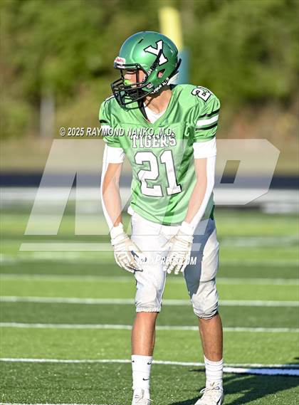 Thumbnail 3 in FR: Delta @ Yorktown photogallery.