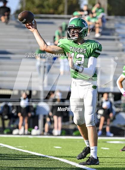 Thumbnail 2 in FR: Delta @ Yorktown photogallery.