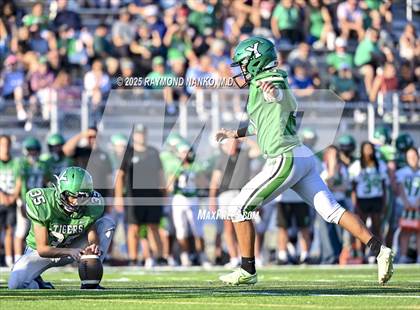 Thumbnail 3 in FR: Delta @ Yorktown photogallery.