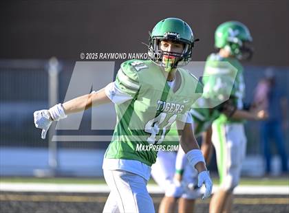 Thumbnail 2 in FR: Delta @ Yorktown photogallery.