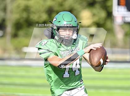 Thumbnail 2 in FR: Delta @ Yorktown photogallery.