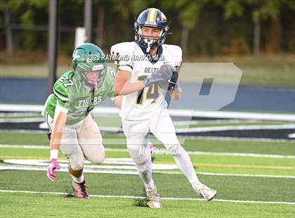 Thumbnail 1 in FR: Delta @ Yorktown photogallery.