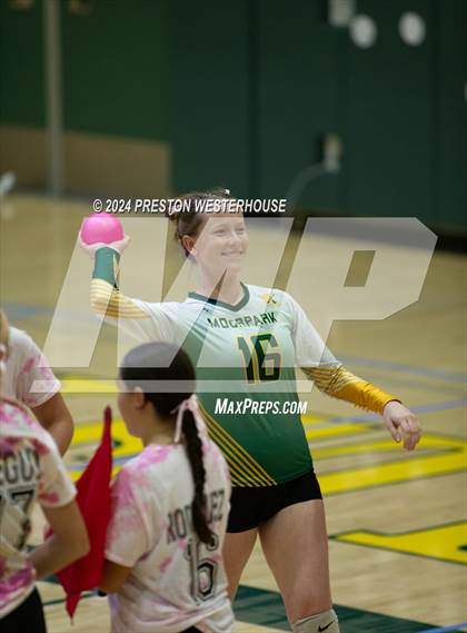 Thumbnail 3 in Camarillo @ Moorpark photogallery.
